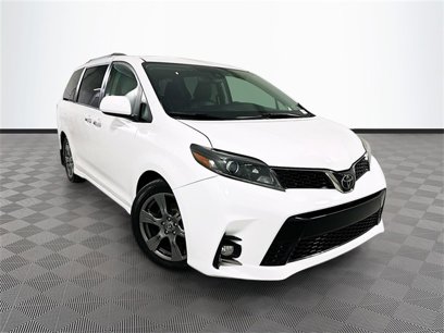Used 2018 Toyota Sienna SE