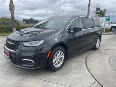 Used 2023 Chrysler Pacifica Touring-L