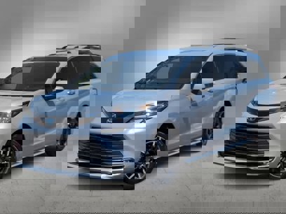 Used 2022 Toyota Sienna XLE Woodland Edition