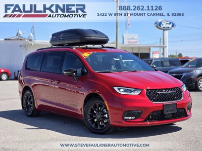 New 2025 Chrysler Pacifica Select