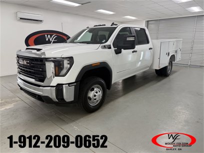New 2025 GMC Sierra 3500 Pro w/ Convenience Package