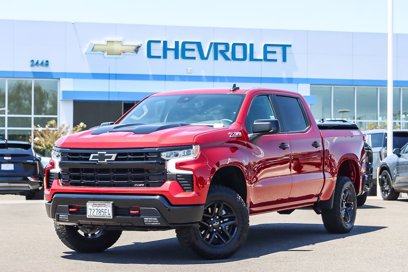 New 2025 Chevrolet Silverado 1500 LT Trail Boss w/ LPO, Dark Essentials Package