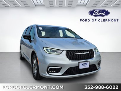 Used 2024 Chrysler Pacifica Limited