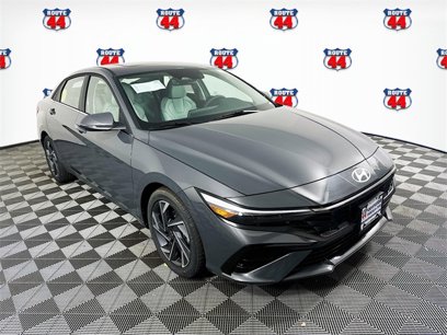Certified 2025 Hyundai Elantra Limited w/ Cargo Package