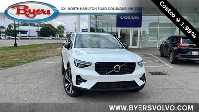 New 2025 Volvo XC40 B5 Plus w/ Climate Package