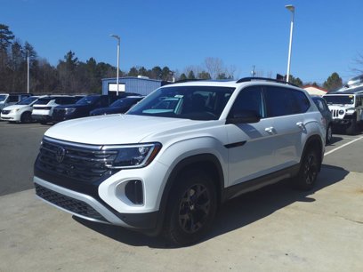 New 2025 Volkswagen Atlas Peak Edition SE