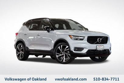 Used 2021 Volvo XC40 T4 R-Design w/ Climate Package