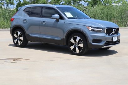 Used 2020 Volvo XC40 T4 Momentum w/ Protection Package Premier