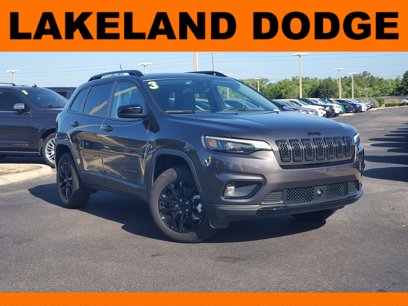 Used 2023 Jeep Cherokee Altitude Lux