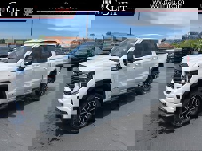 New 2025 GMC Sierra 1500 AT4 w/ AT4 Premium Package