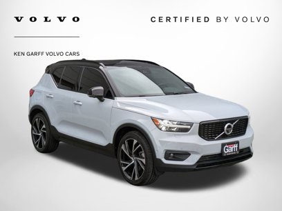 Used 2022 Volvo XC40 T5 R-Design w/ Advanced Package