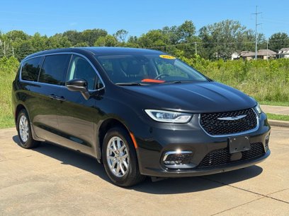 Used 2023 Chrysler Pacifica Touring-L