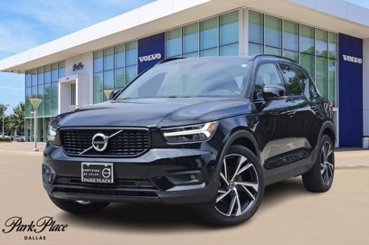 Certified 2022 Volvo XC40 T5 R-Design w/ Advanced Package