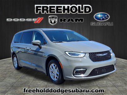 Used 2023 Chrysler Pacifica Touring-L