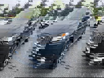 New 2025 Volvo XC90 B6 Ultra w/ Protection Package Premier