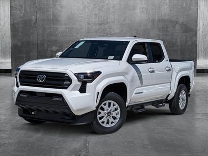 New 2025 Toyota Tacoma SR5