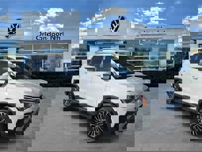 New 2025 Volkswagen Taos SE