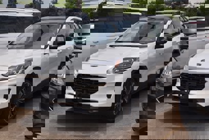 Used 2021 Ford Escape SE w/ SE Sport Appearance Package