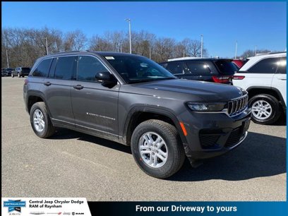 New 2025 Jeep Grand Cherokee Laredo w/ Luxury Tech Group I