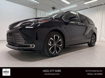 Used 2025 Toyota Sienna Platinum