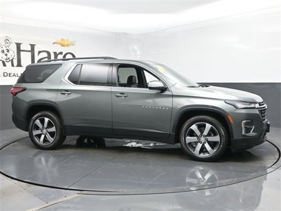 Used 2022 Chevrolet Traverse LT w/ LT Premium Package