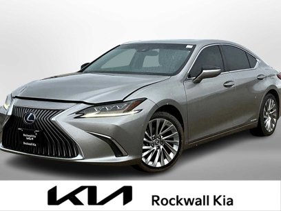 Used 2021 Lexus ES 300h Ultra Luxury w/ Accessory Package 2
