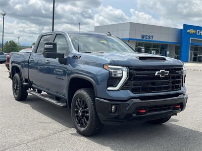 New 2025 Chevrolet Silverado 2500 LT w/ Trail Boss Package
