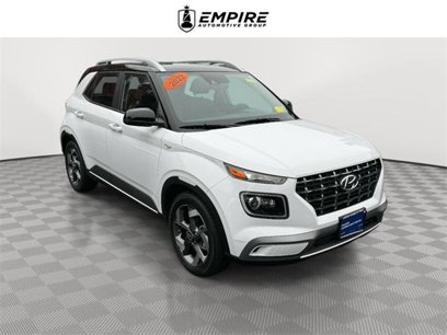 Used 2022 Hyundai Venue Limited w/ Cargo Package