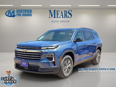 Used 2025 Chevrolet Traverse LT