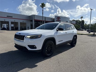Used 2023 Jeep Cherokee Altitude Lux