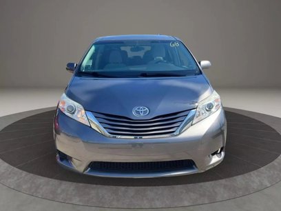 Used 2017 Toyota Sienna LE