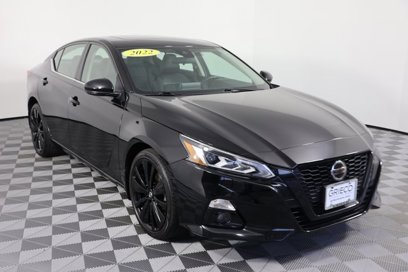 Used 2022 Nissan Altima 2.5 SR w/ Midnight Edition Package