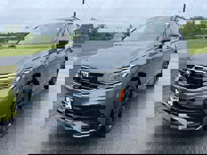 New 2024 Volkswagen Tiguan SE R-Line