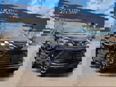 Used 2023 Toyota Sienna XLE