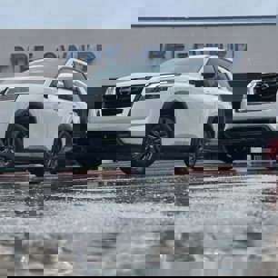 Used 2022 Nissan Pathfinder SV