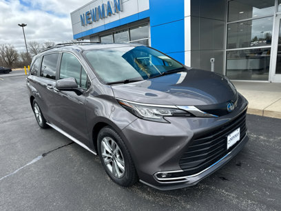 Used 2022 Toyota Sienna XLE w/ XLE Plus Package