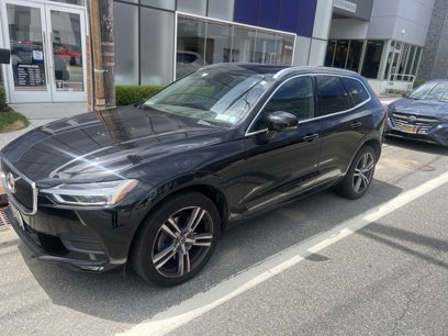 Used 2021 Volvo XC60 T6 Momentum w/ Premium Package