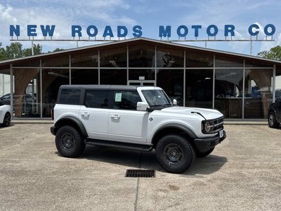New 2025 Ford Bronco Outer Banks w/ Sasquatch Package