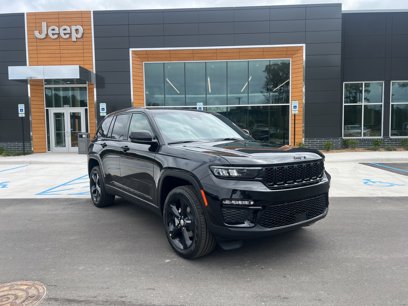 New 2025 Jeep Grand Cherokee Limited w/ Black Appearance Package