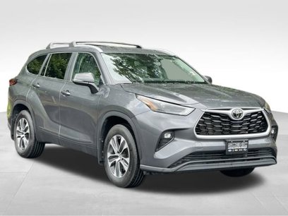 Used 2023 Toyota Highlander XLE