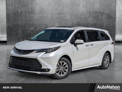 New 2025 Toyota Sienna XLE