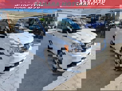 Used 2018 Dodge Grand Caravan SE w/ UConnect Hands-Free Group