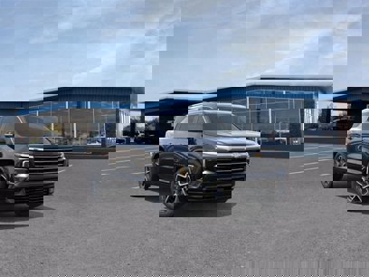 New 2025 Chevrolet Traverse High Country w/ LPO, Floor Liner Package