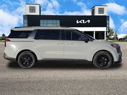 New 2025 Kia Carnival SX