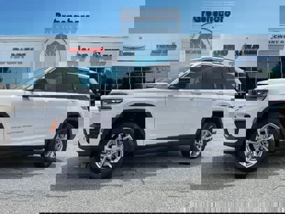 New 2025 Jeep Grand Cherokee Laredo