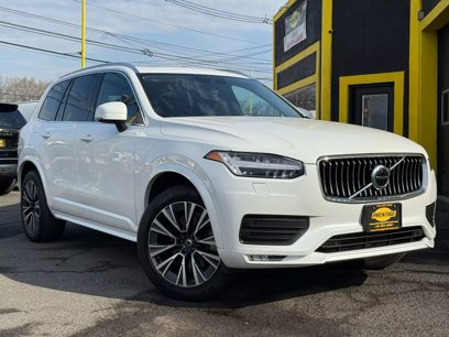 Used 2022 Volvo XC90 T6 Momentum w/ Climate Package