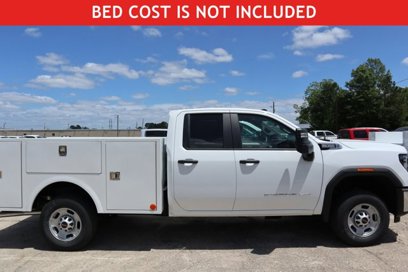 New 2024 GMC Sierra 2500 Pro w/ Convenience Package