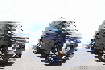 New 2025 Mitsubishi Outlander SE