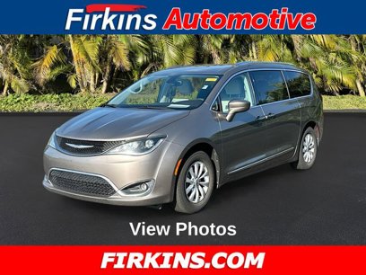 Used 2018 Chrysler Pacifica Touring-L w/ Premium Audio Group