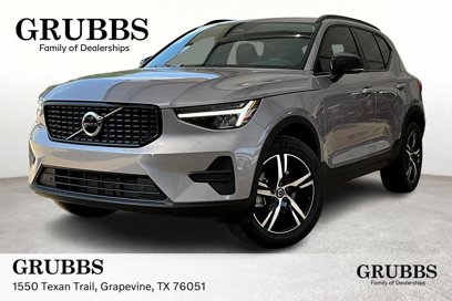New 2026 Volvo XC40 B4 Core w/ Climate Package
